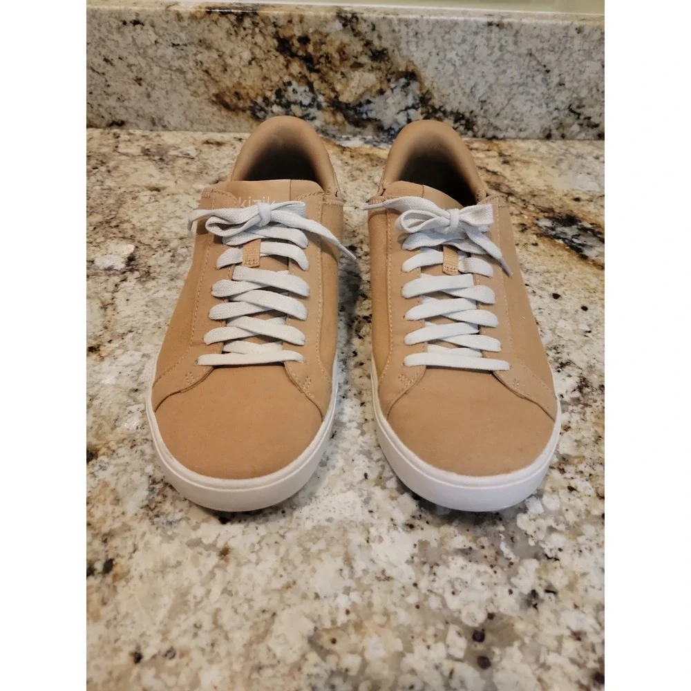 Kizik Irvine Maple Sugar Mens Athletic Sneaker size men 8.5 women 10 Gum Soles